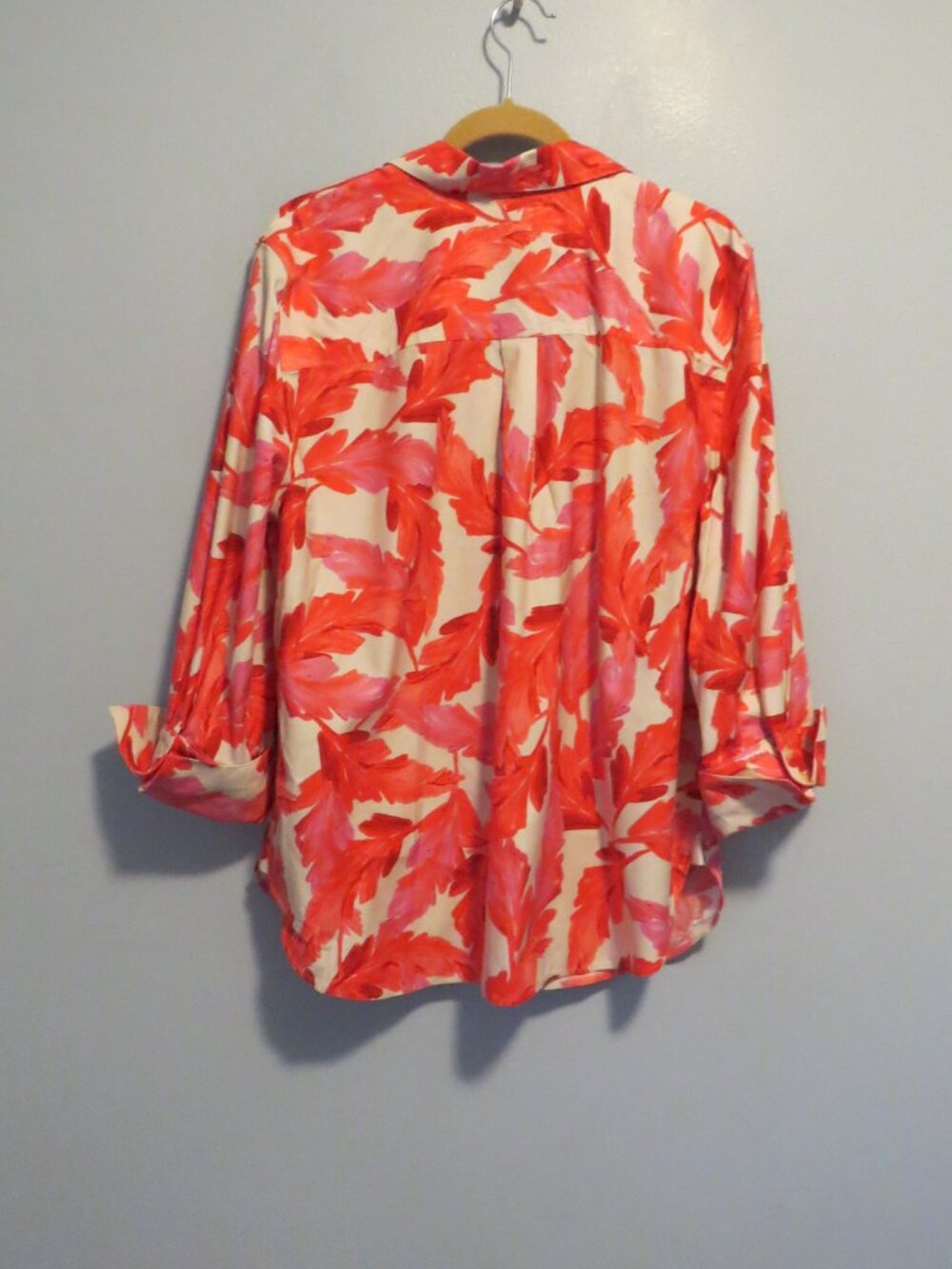 Chico's Red Pink and Cream Foliage Leaf Print Top Cotton Stretch Sz 2.5 or 14 - Picture 7 of 9